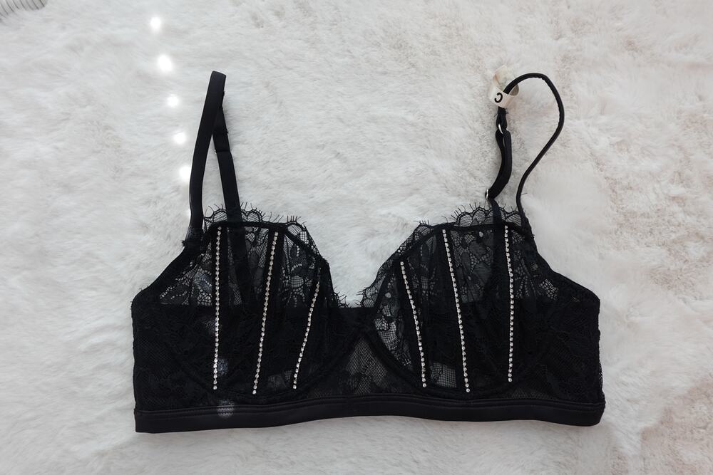 NWT Intimissimi Rhinestone Bra in Black size 34C